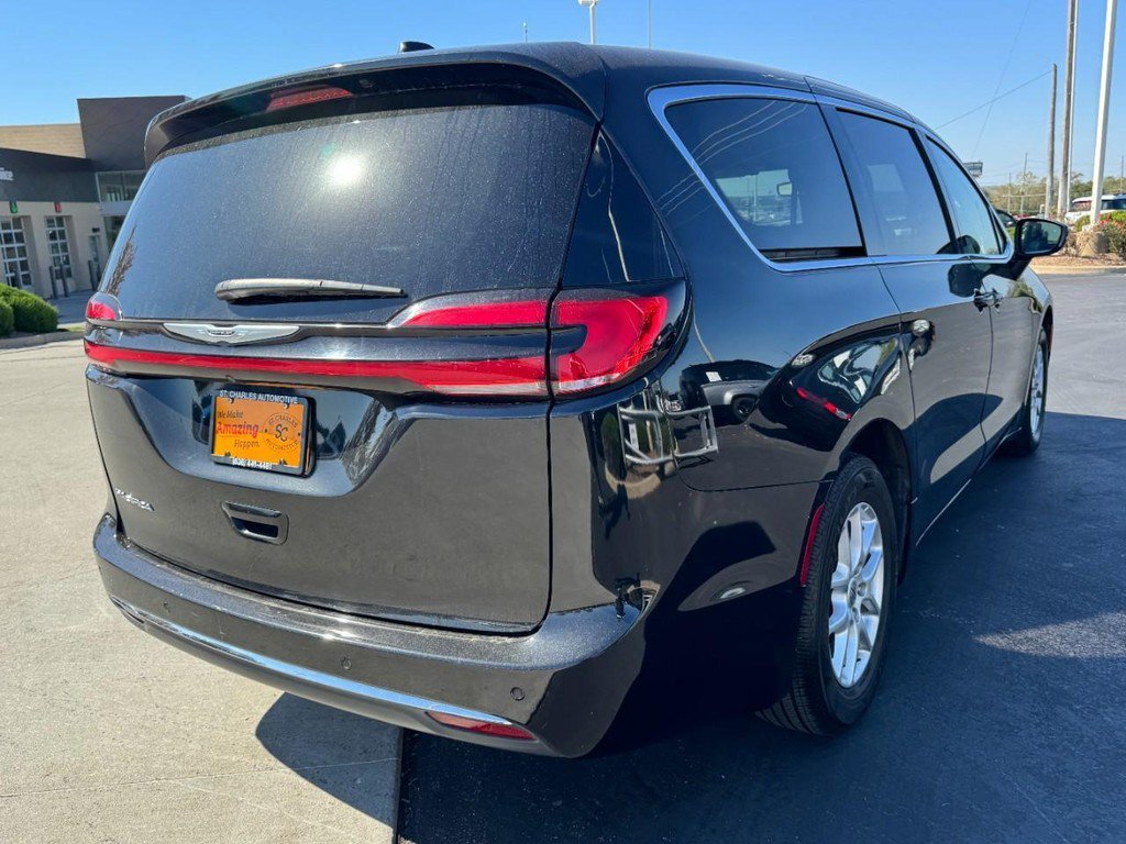 Used 2023 Black Chrysler Touring L image 3