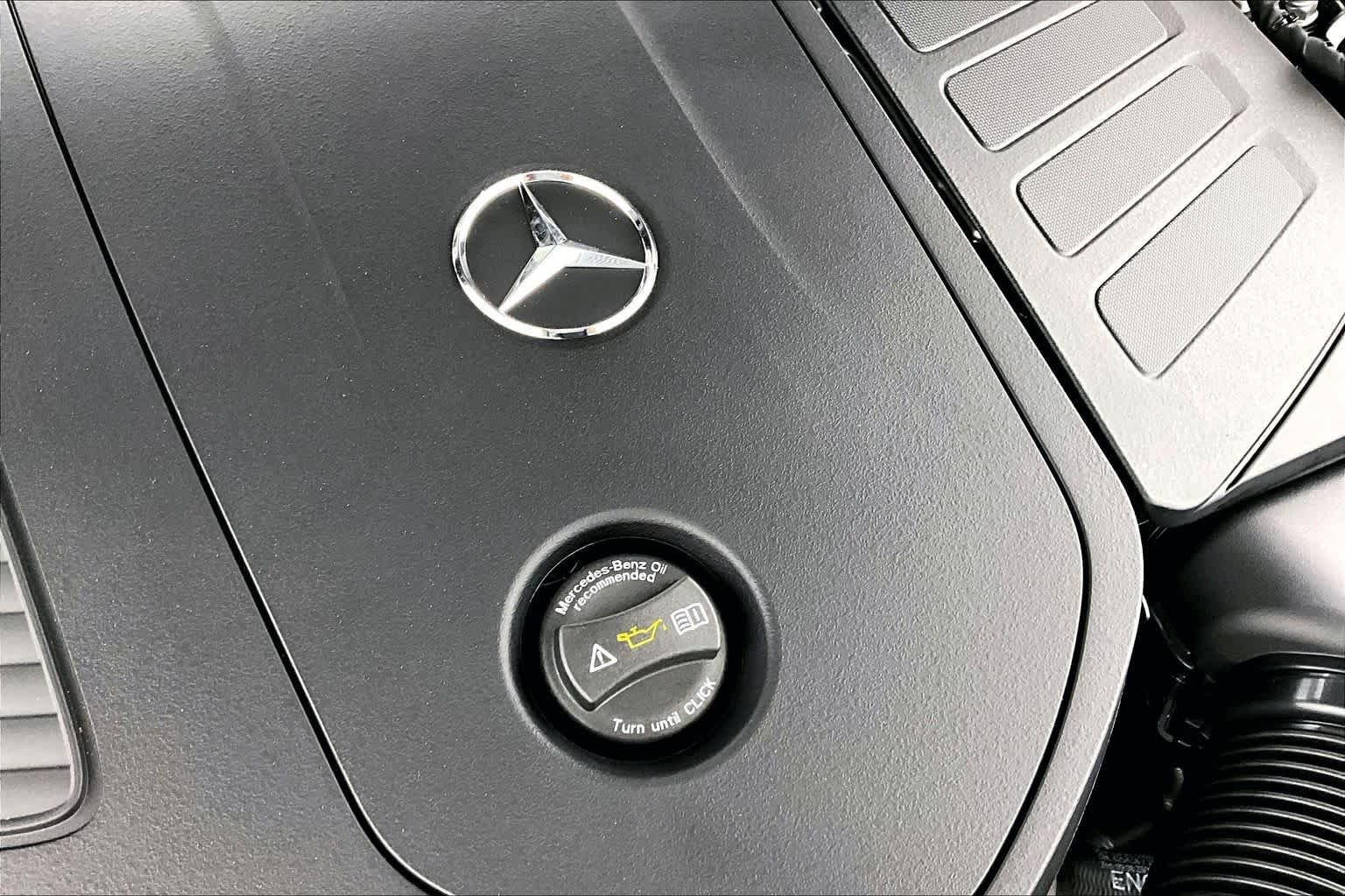 New 2026 Obsidian Black Metallic Mercedes-Benz GLC 300 image 17