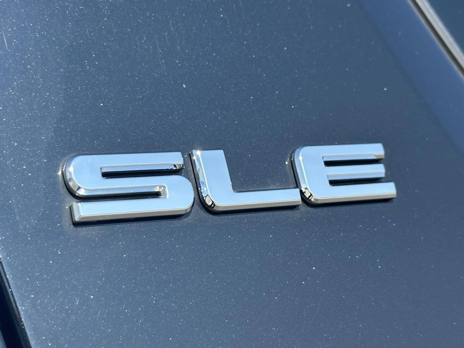Used 2019 EBONY TWILIGHT METALLIC GMC SLE image 14