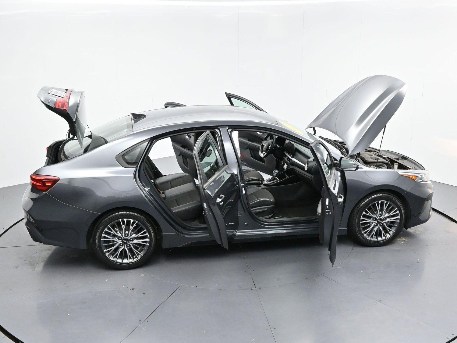 Used 2022 Gravity Gray Kia GT-Line image 38
