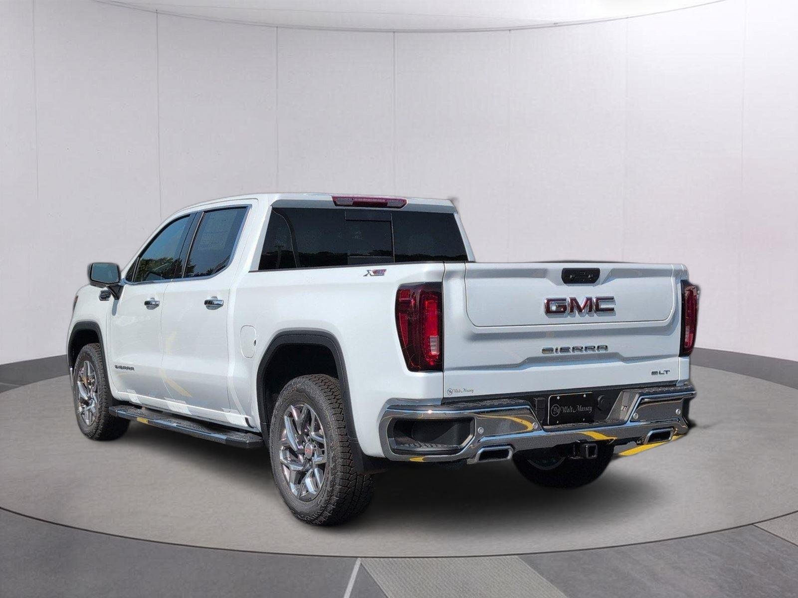 New 2026 Glacier White Tricoat GMC SLT image 3
