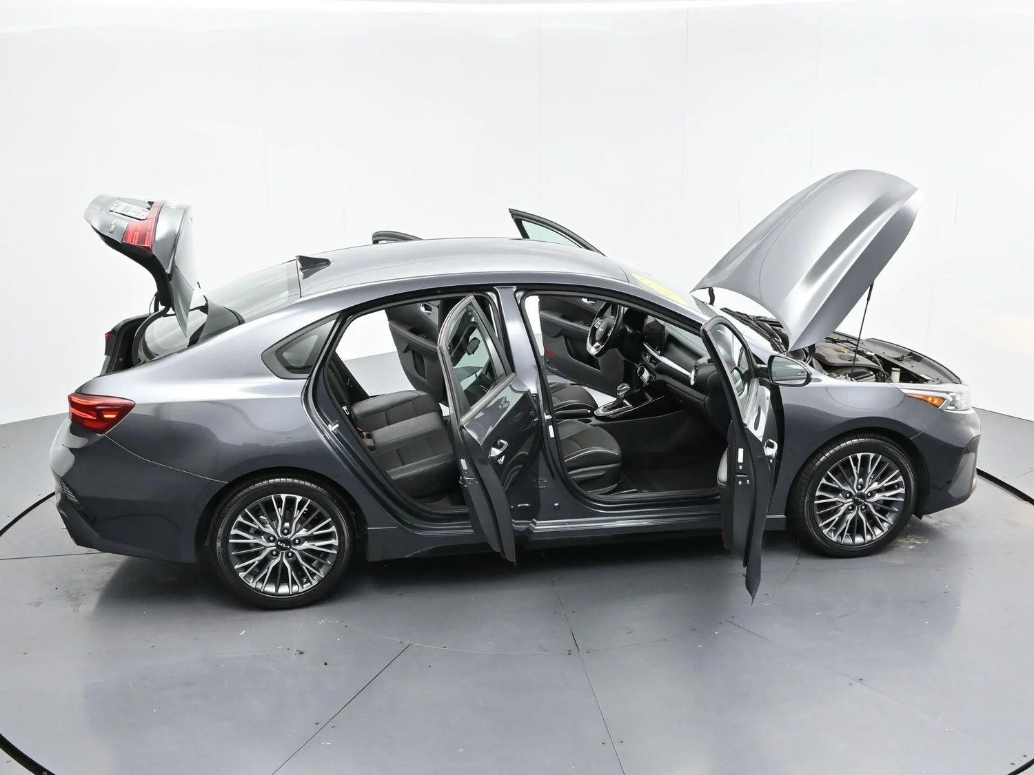 Used 2022 Gravity Gray Kia GT-Line image 38