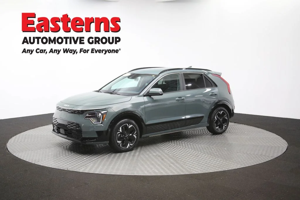 Used 2023 Green Kia Wind image 56