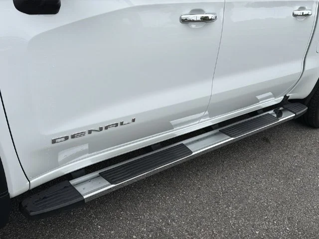 Used 2023  GMC Denali image 45