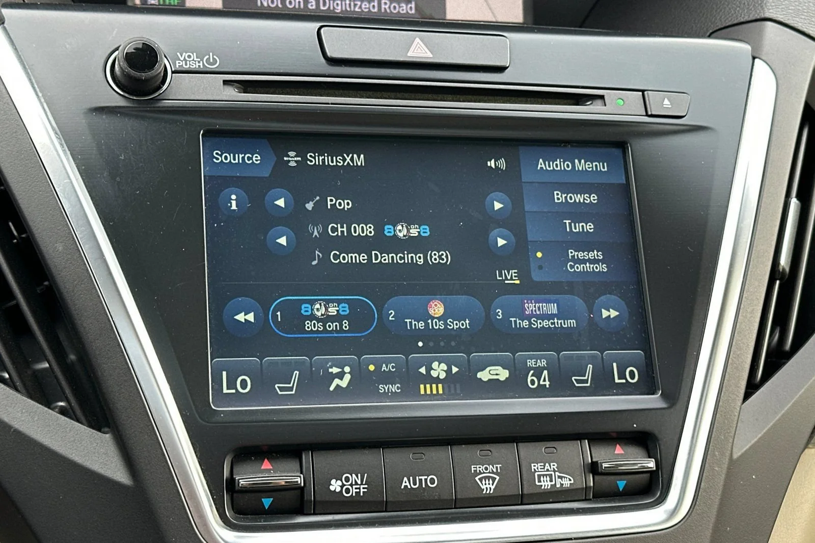 Used 2019 White Acura w/Technology Pkg image 18