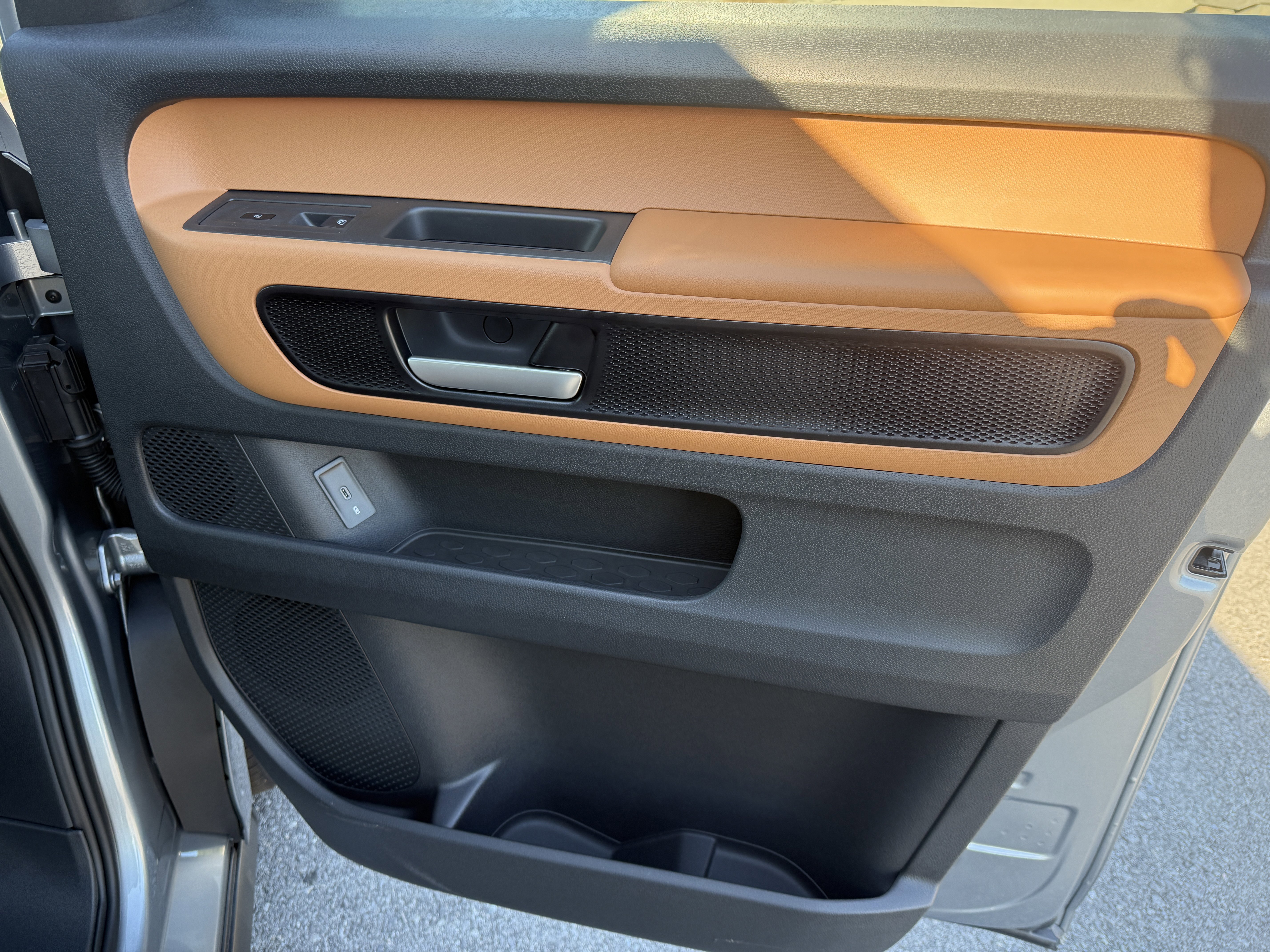 New 2025 Metro Silver Metallic Volkswagen Pro S image 15