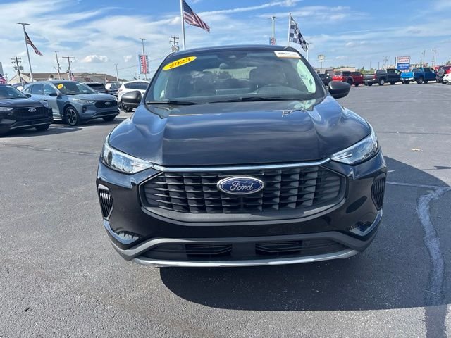 Used 2023 Black Ford Active image 5