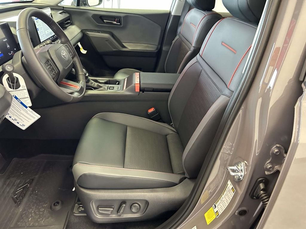 Used 2026  Toyota Woodland image 16