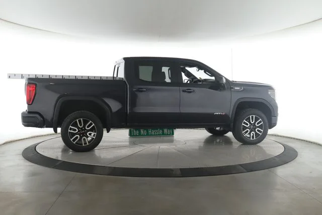 Used 2022 Black GMC AT4 image 6
