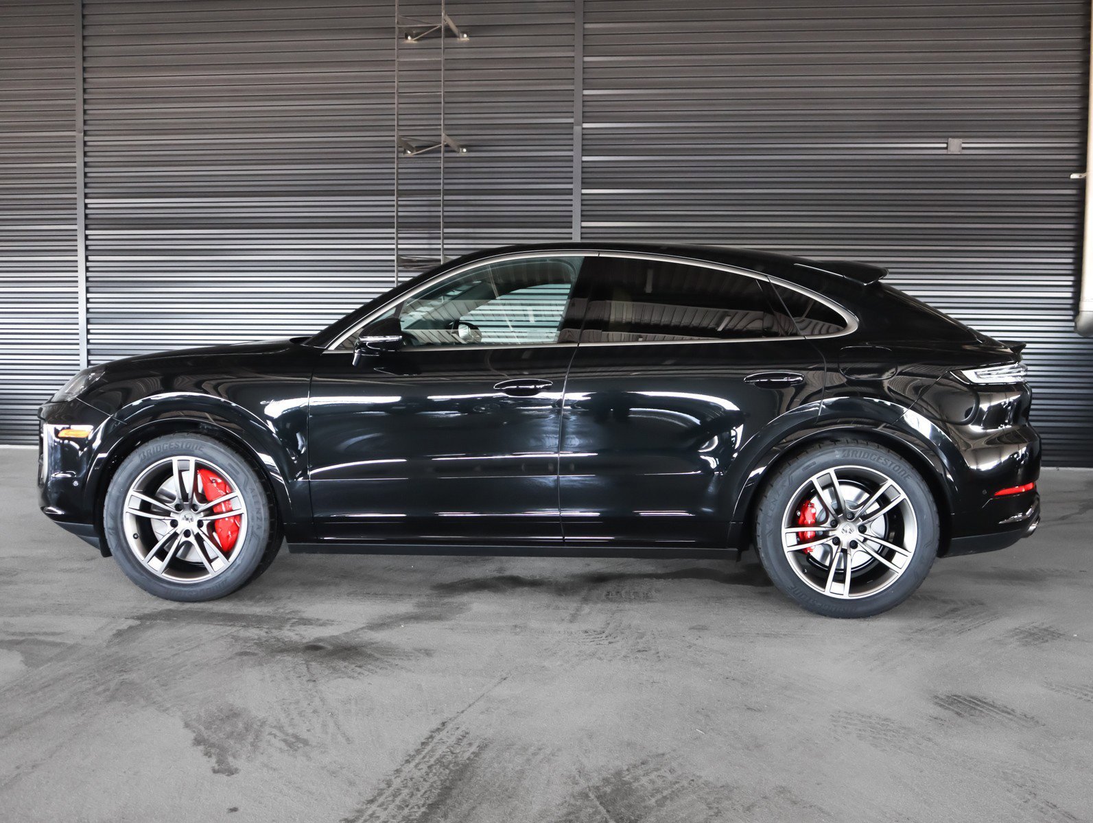 New 2026 Chromite Black Metallic Porsche Turbo E-Hybrid Coupe image 2