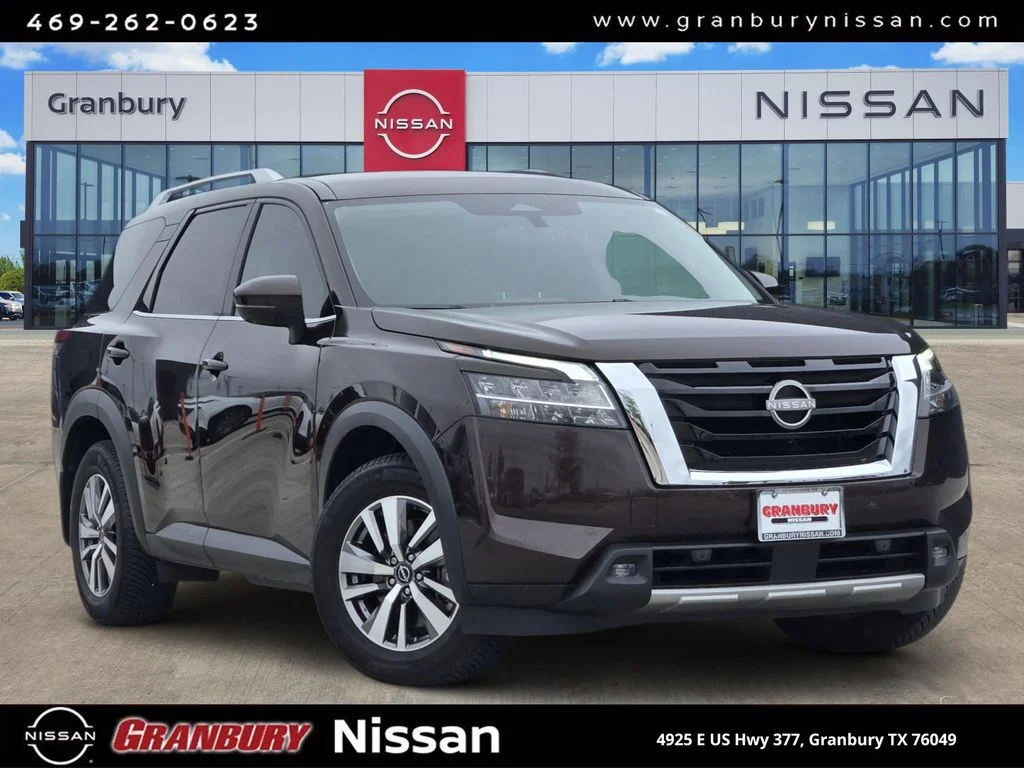 2022 Nissan Pathfinder SL 4WD's photo