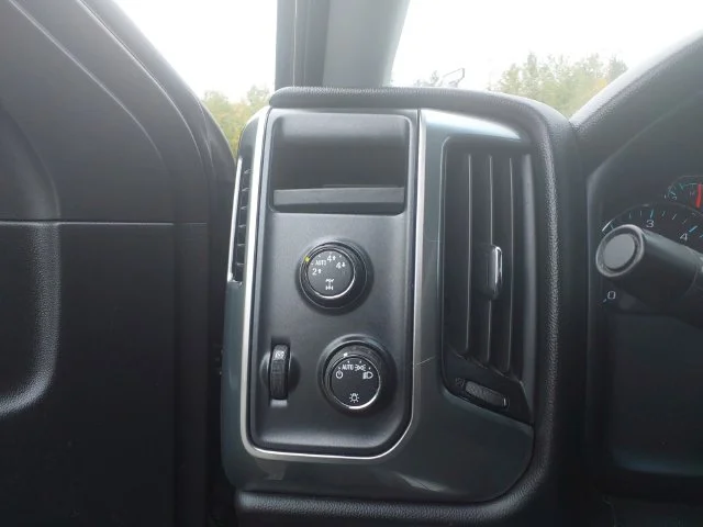 Used 2014 Black Chevrolet LT image 29