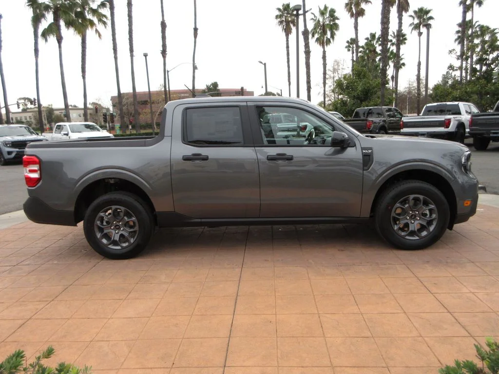 New 2026 Carbonized Gray Metallic Ford XLT image 5