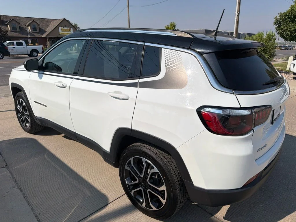 Used 2022 White Jeep Limited image 5