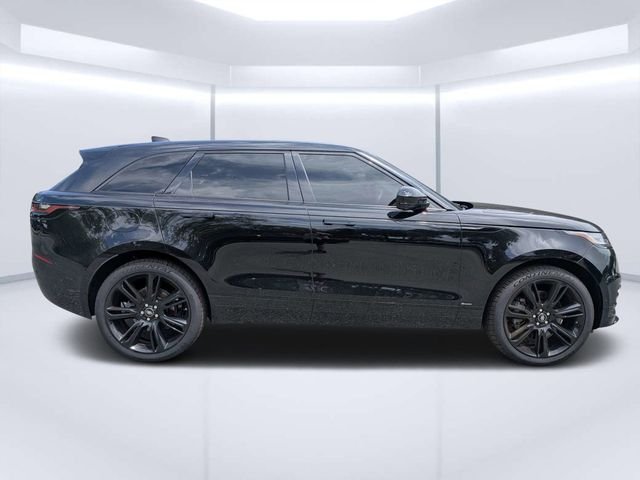 Used 2021 Black Land Rover R-Dynamic HSE image 2