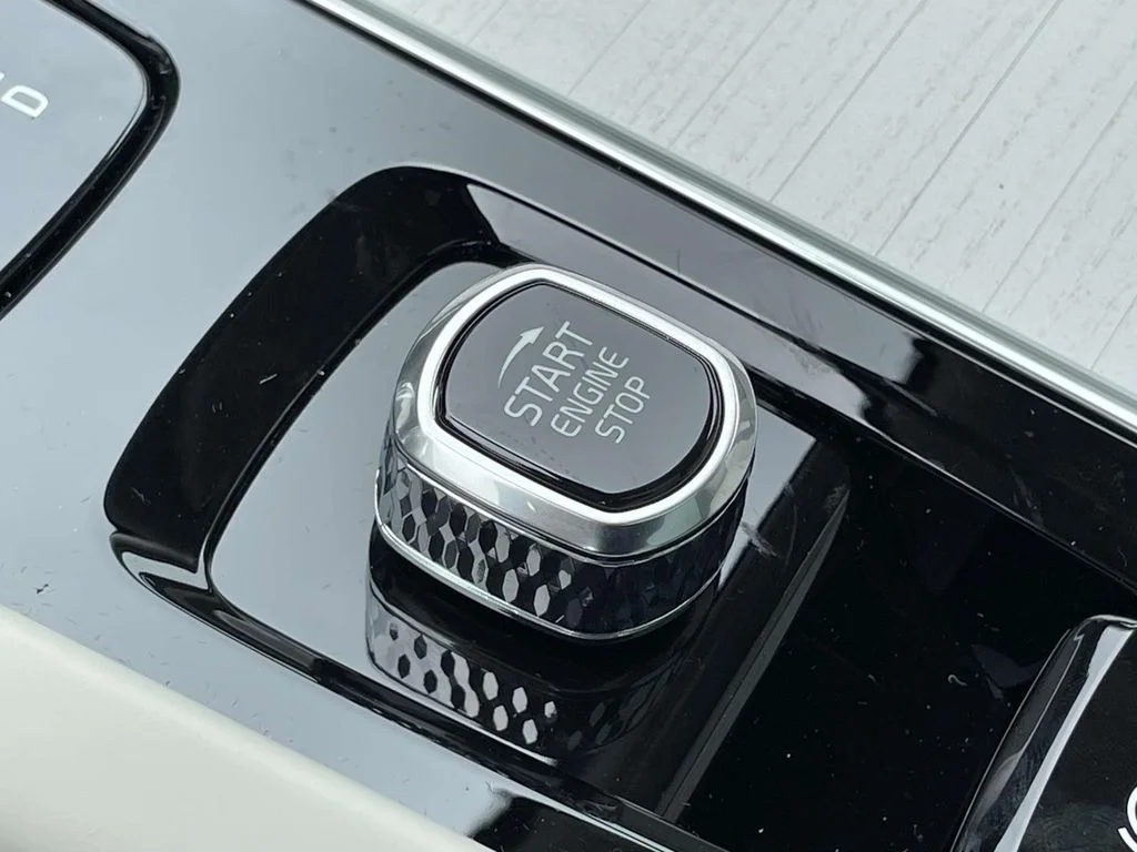 New 2026 Aurora Silver Volvo Ultra image 14