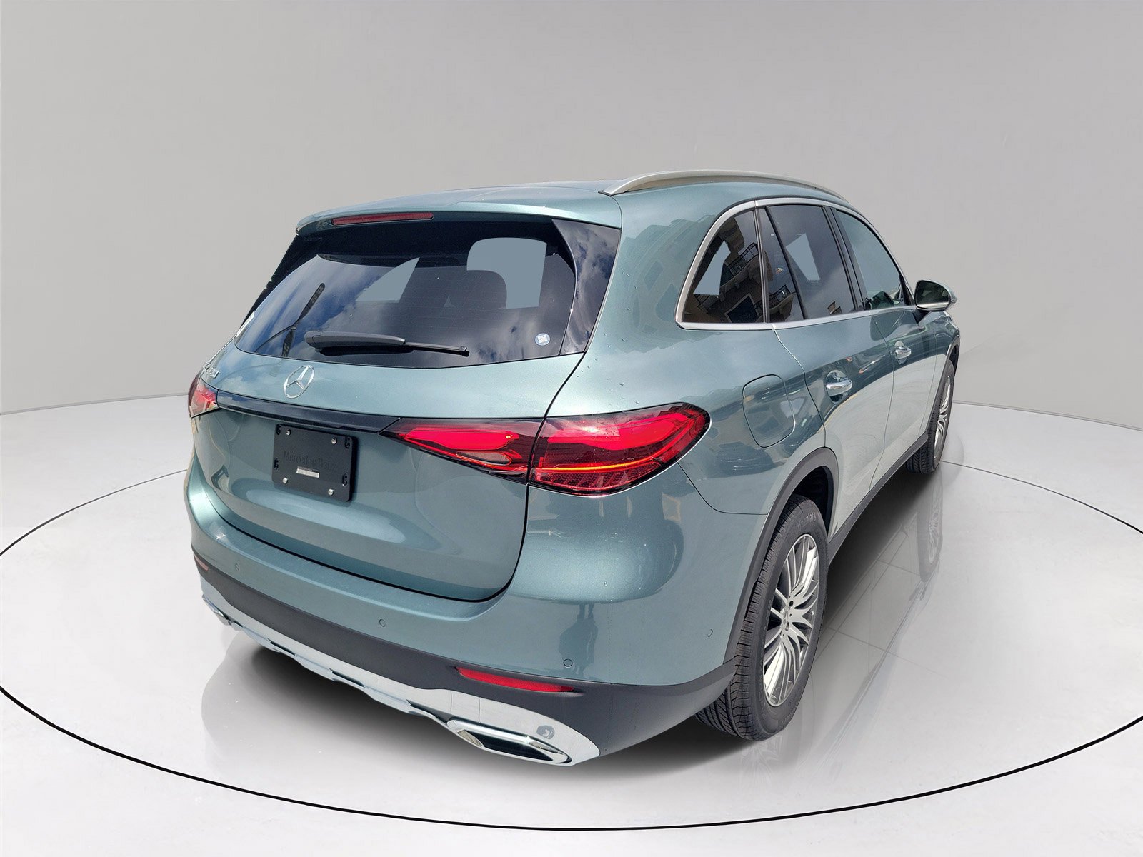 New 2026 Verde Silver Metallic Mercedes-Benz GLC 300 image 35