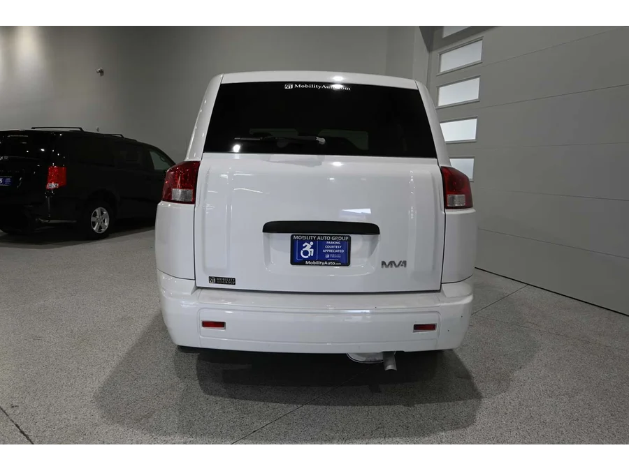 Used 2014 WHITE VPG DX Mobility Handicap Van image 7