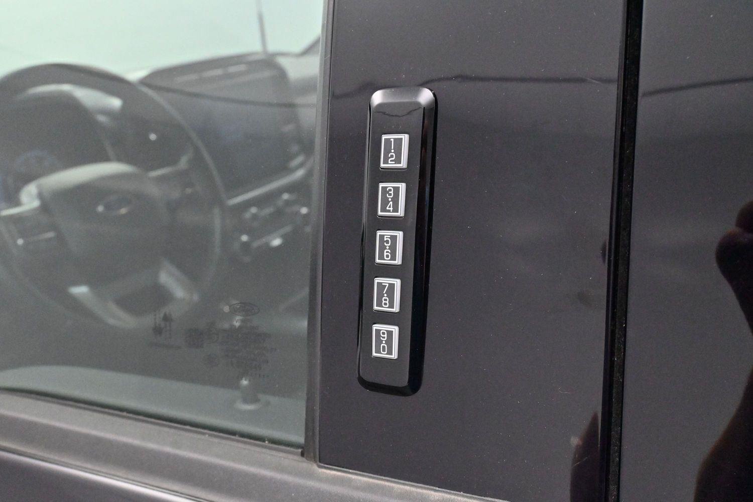 Used 2022 Agate Black Ford XLT image 10