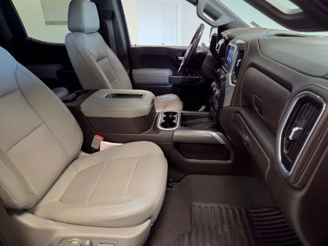 Used 2022 IRIDESCENT PEARL TRICOAT Chevrolet LTZ image 17