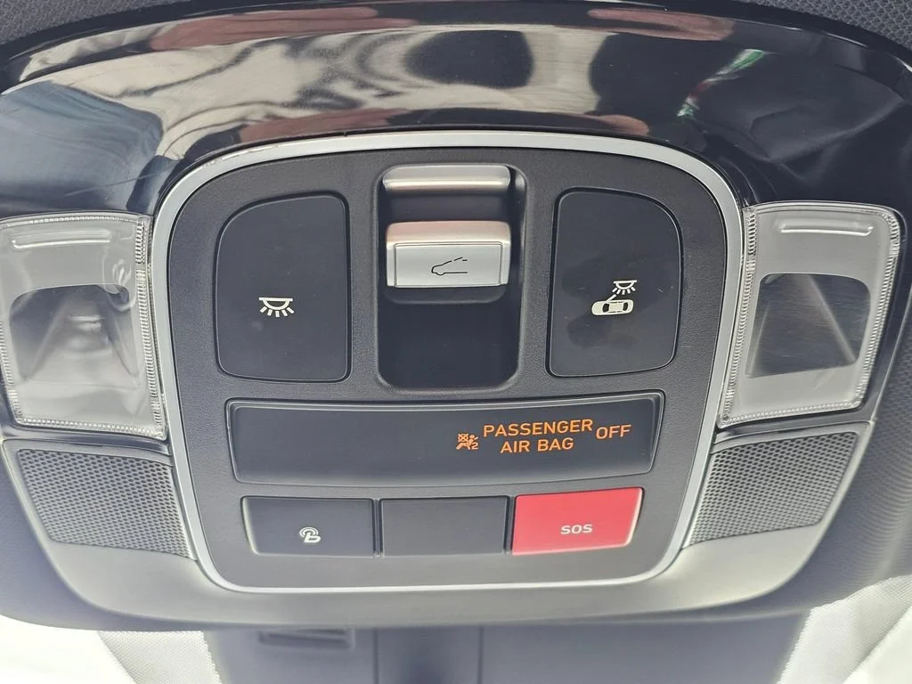 Used 2023  Hyundai Limited image 34