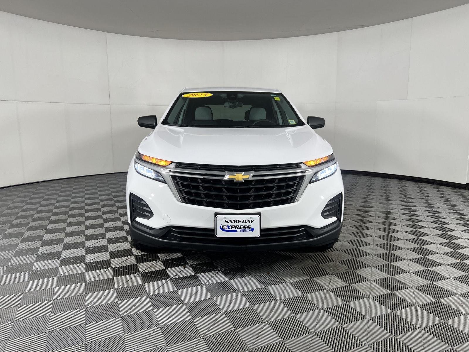 Used 2023 Summit White Chevrolet LS image 31