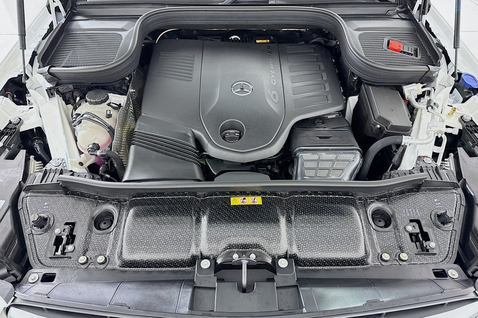 New 2026 Polar White Mercedes-Benz GLS 450 4MATIC® SUV image 11