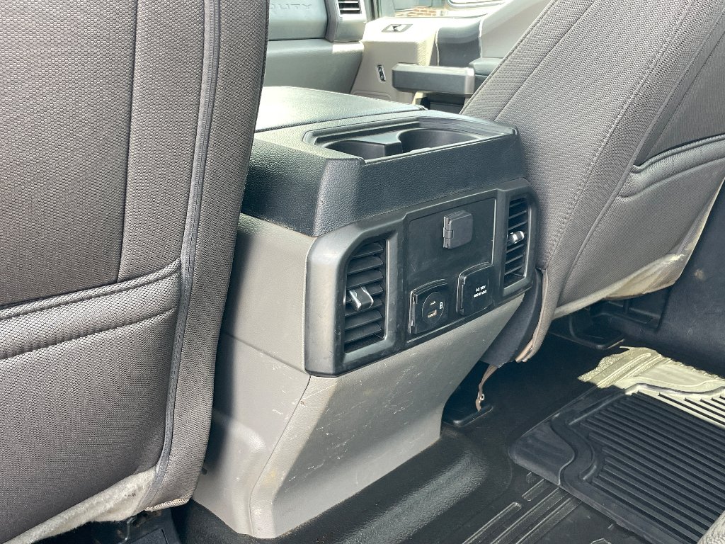 Used 2022 Iconic Silver Metallic Ford XLT image 18