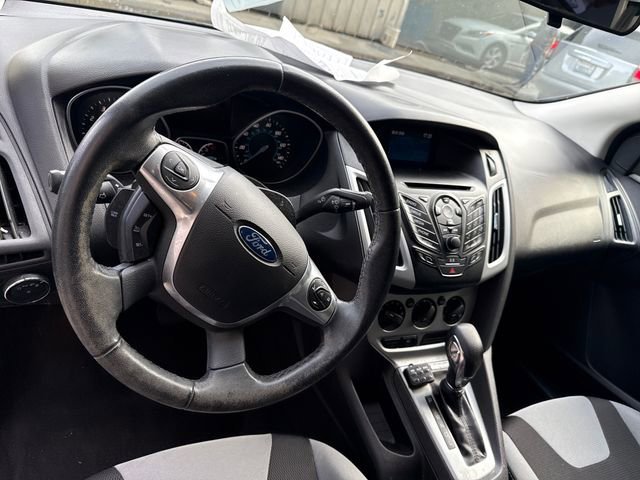 Used 2014 Sterling Gray Metallic Ford SE image 18