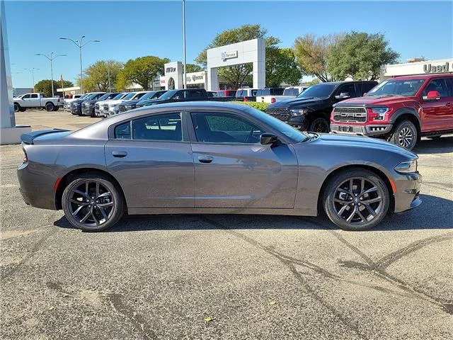 Used 2022 Gray Dodge SXT Rear-Wheel Drive image 5