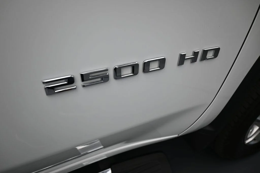 Used 2025 Summit White Chevrolet LT image 49