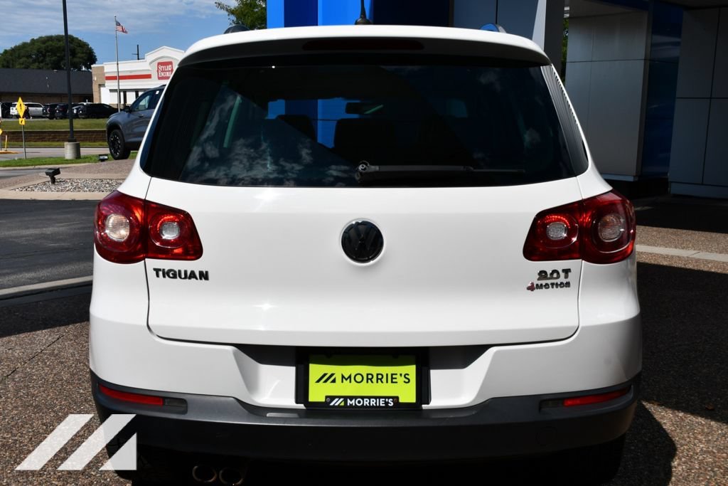 Used 2010  Volkswagen SE image 6