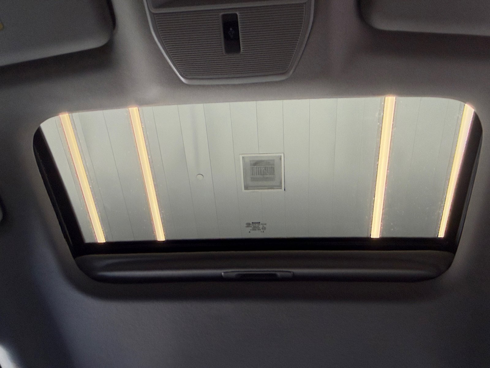 New 2026 Aspen White Tricoat/Super Black Nissan SR image 3