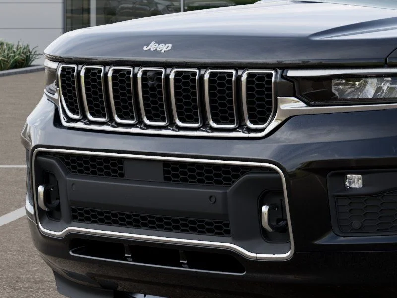 New 2025 Diamond Black Crystal Pearl-Coat Exterior Paint Jeep Overland image 12