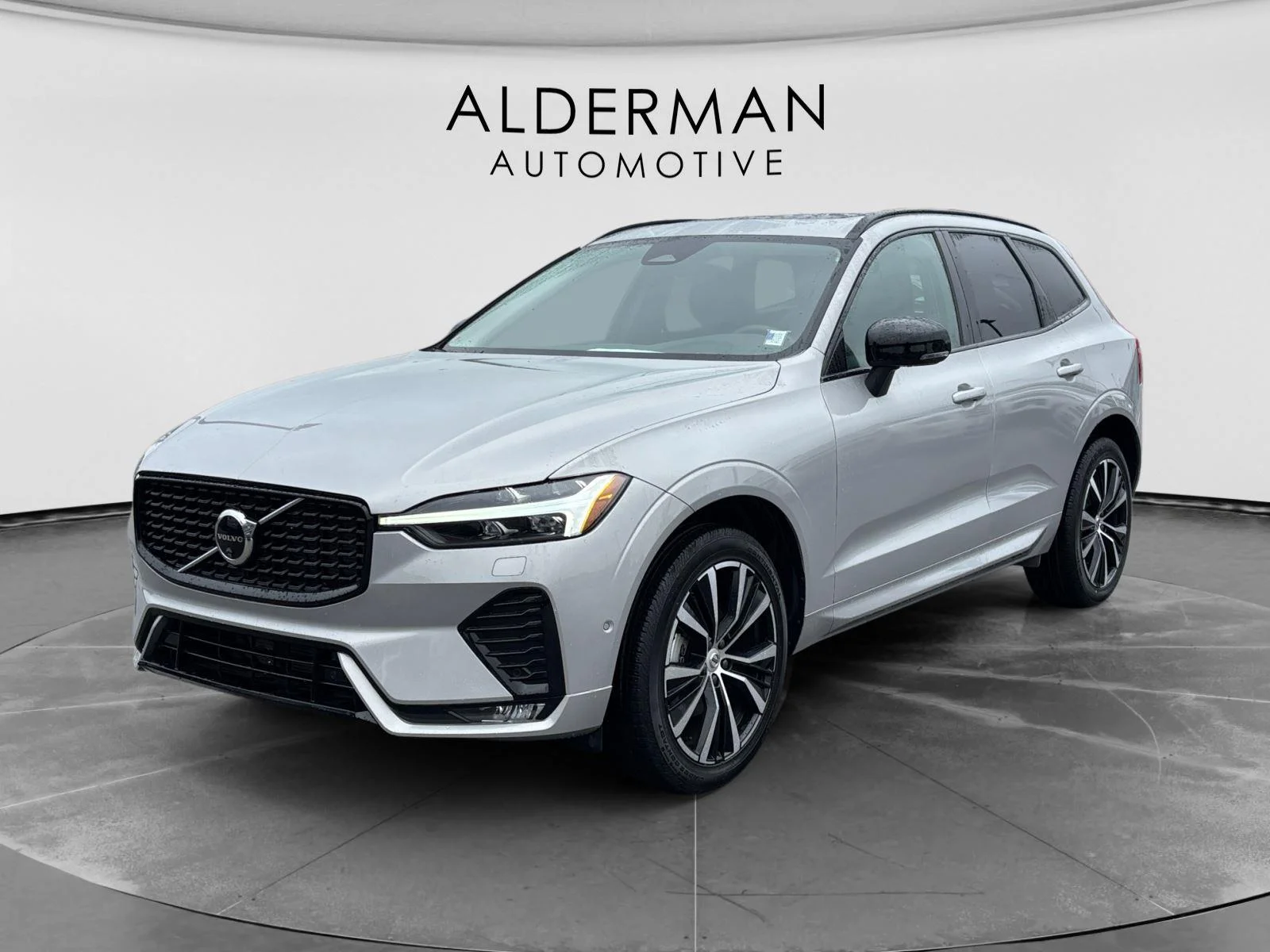 2025 Volvo XC60 B5 Plus Dark AWD's photo