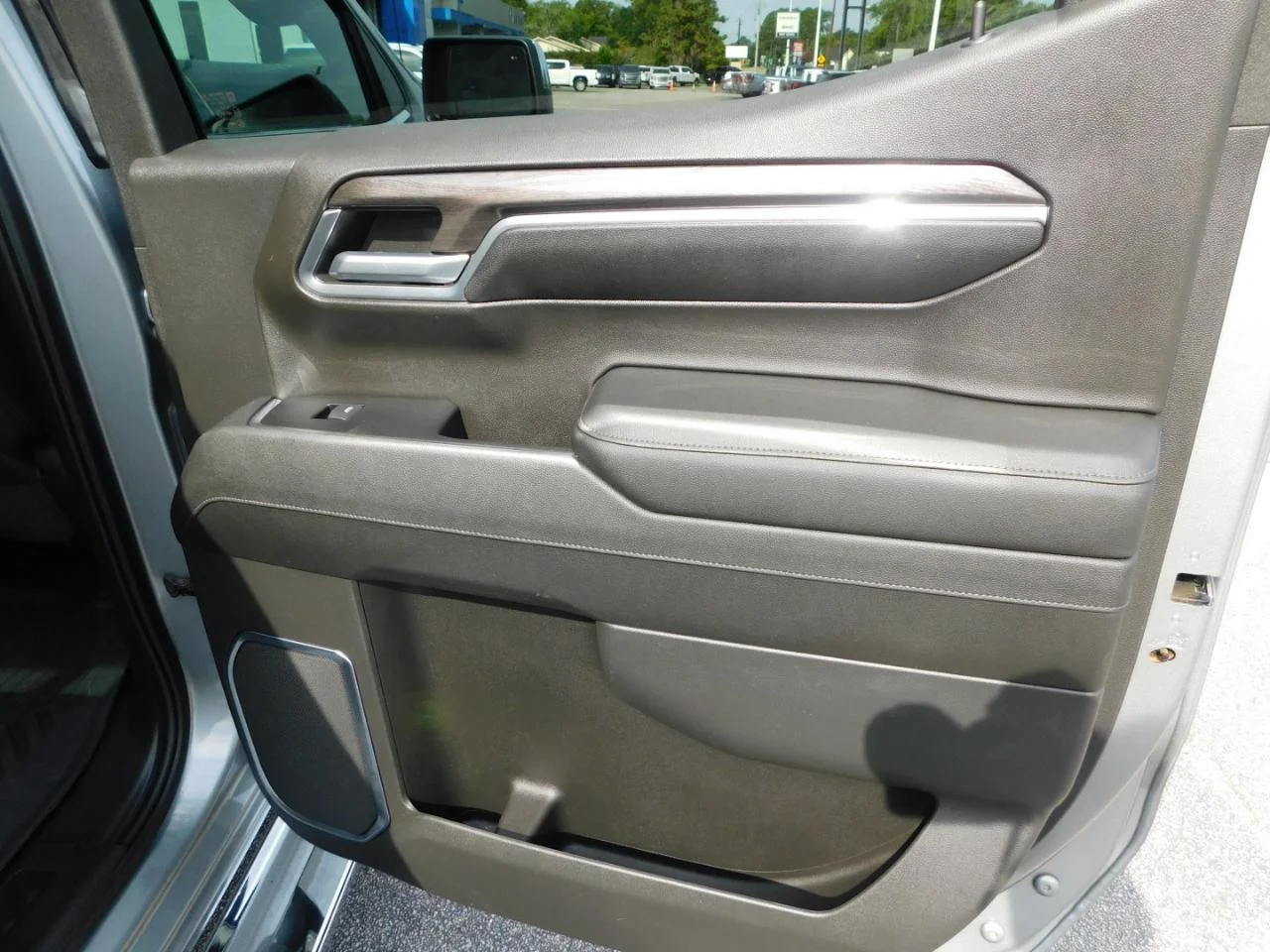 Used 2023 Silver Chevrolet 4WD CREW CAB 147 in LTZ image 13