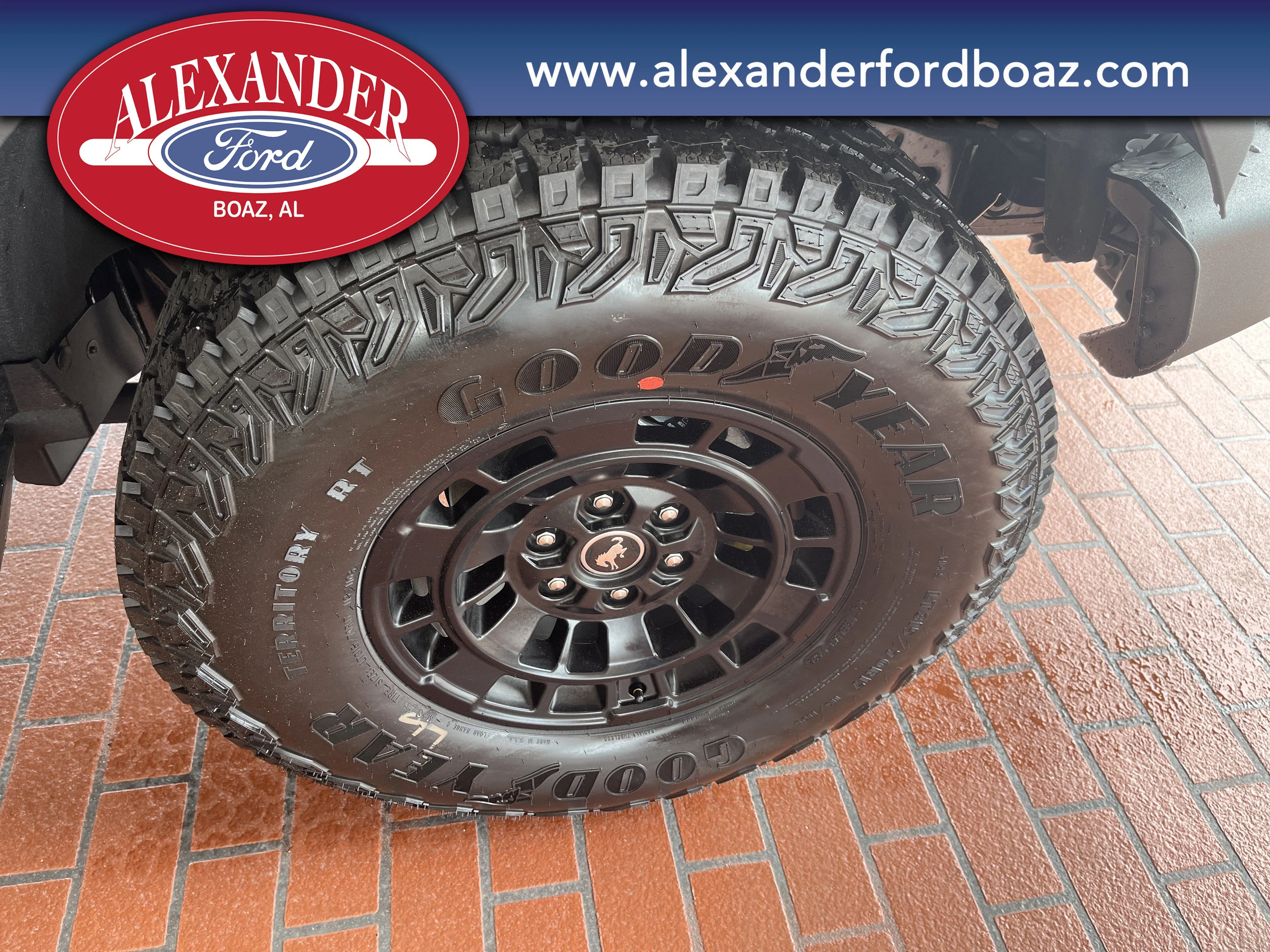 New 2026 Avalanche Gray Ford Base image 9