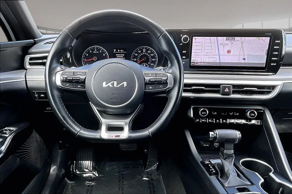 Used 2022 White Kia GT-Line image 8
