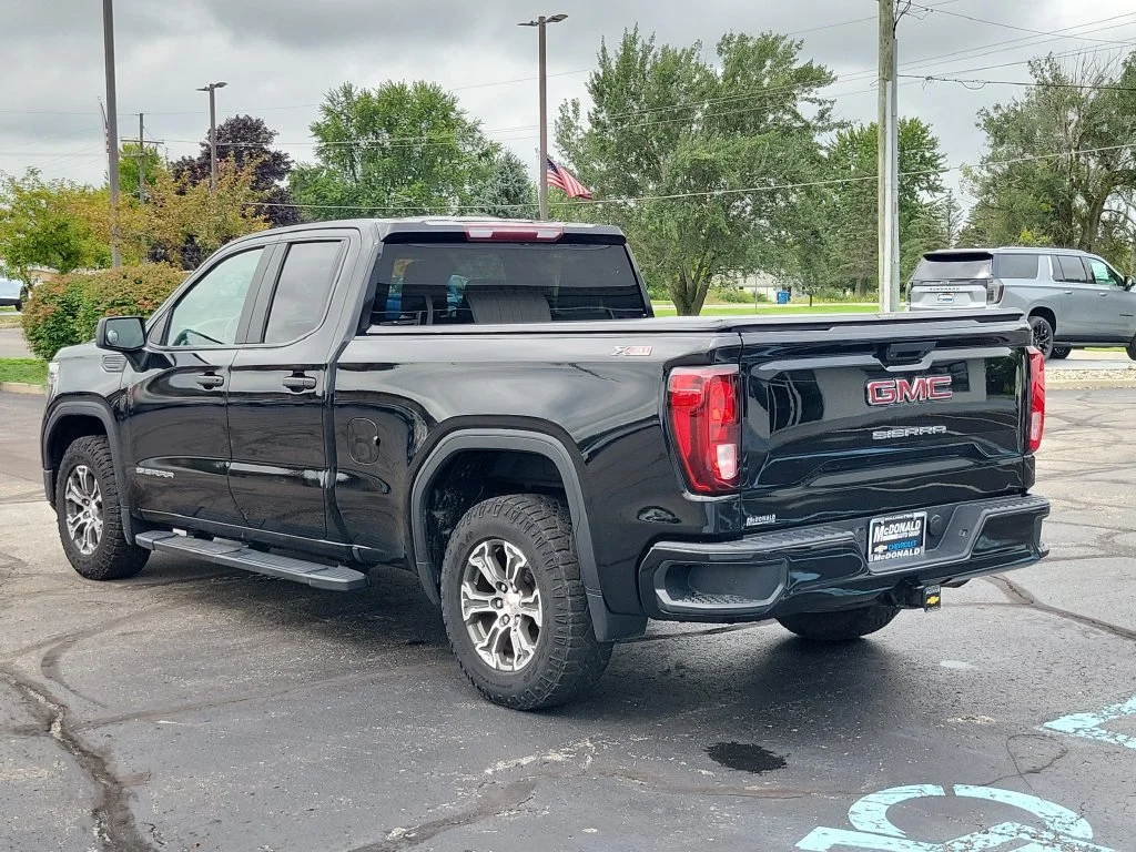 Used 2019 Onyx Black GMC  image 4