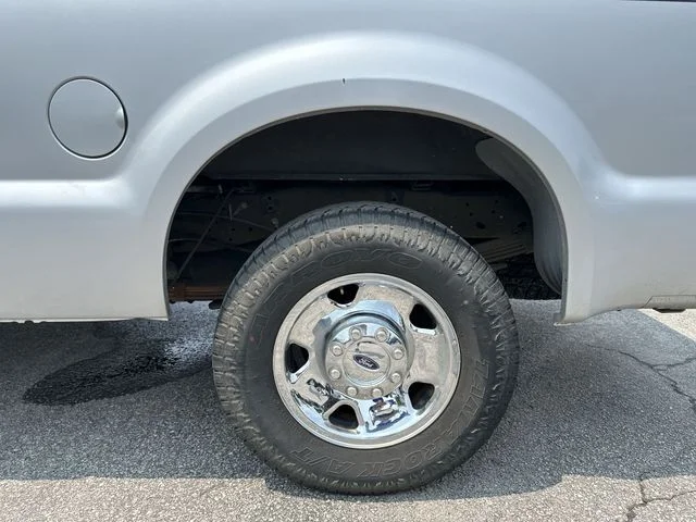 Used 2008 Silver Ford XLT image 10