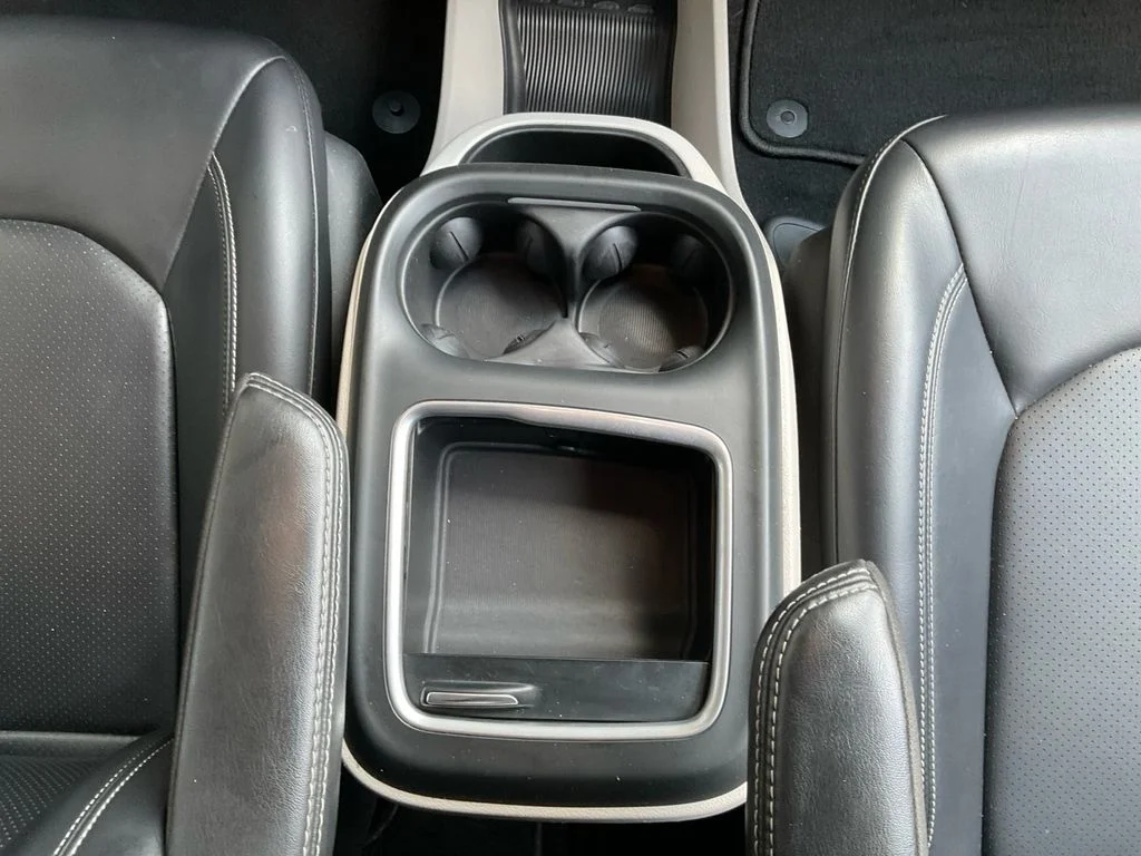 Used 2023 Blue Chrysler Touring L image 11