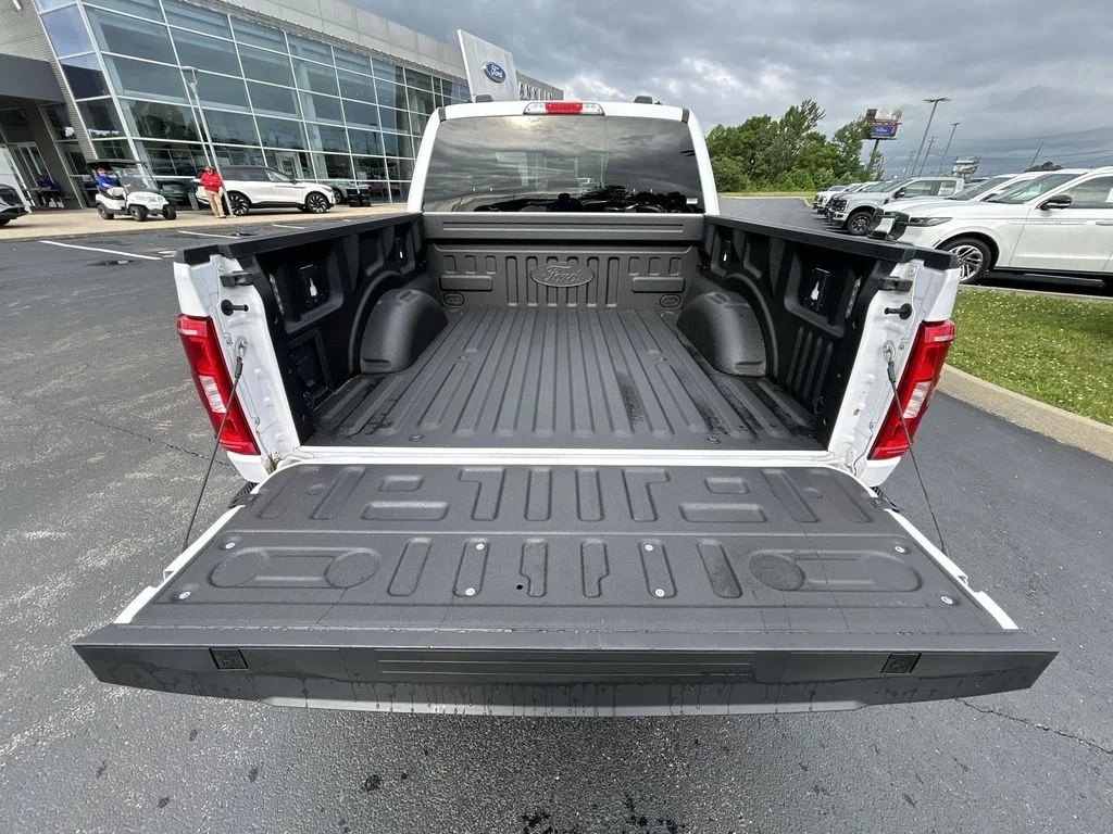 Used 2021 White Ford XLT image 29