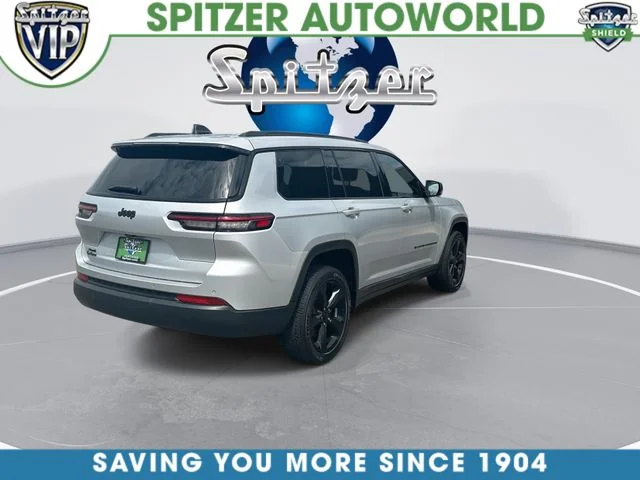 Used 2023 Silver Jeep Altitude image 9