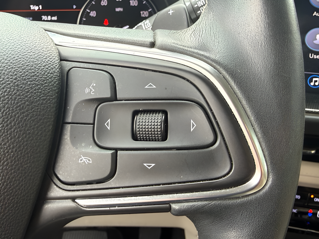 Used 2021 Red Buick Essence image 17