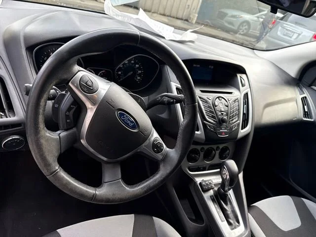 Used 2014 Sterling Gray Metallic Ford SE image 18