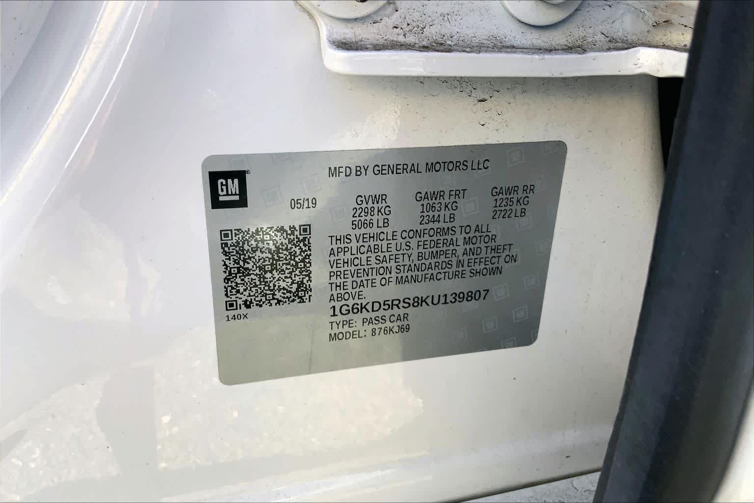 Used 2019 Crystal White Tricoat Cadillac Premium Luxury AWD image 37