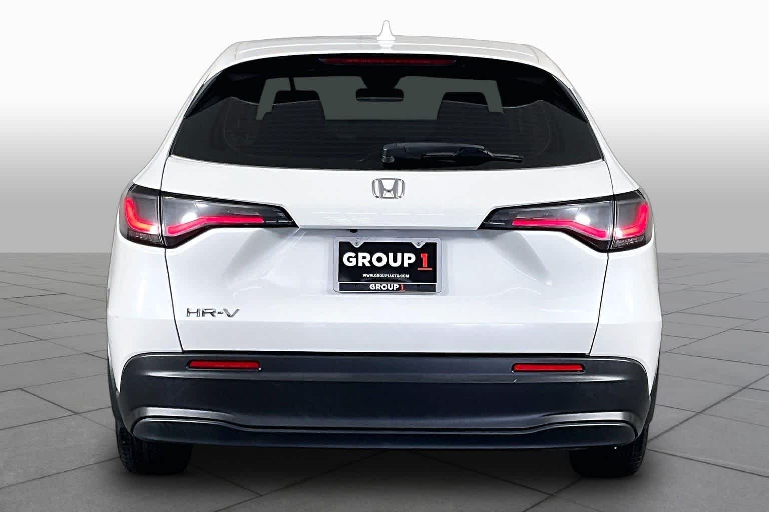 Used 2023 Platinum White Pearl Honda LX image 5