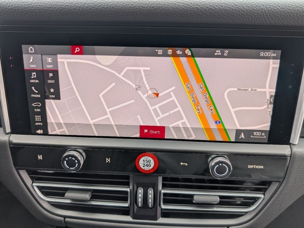 2026 Porsche Macan T - Photo 14