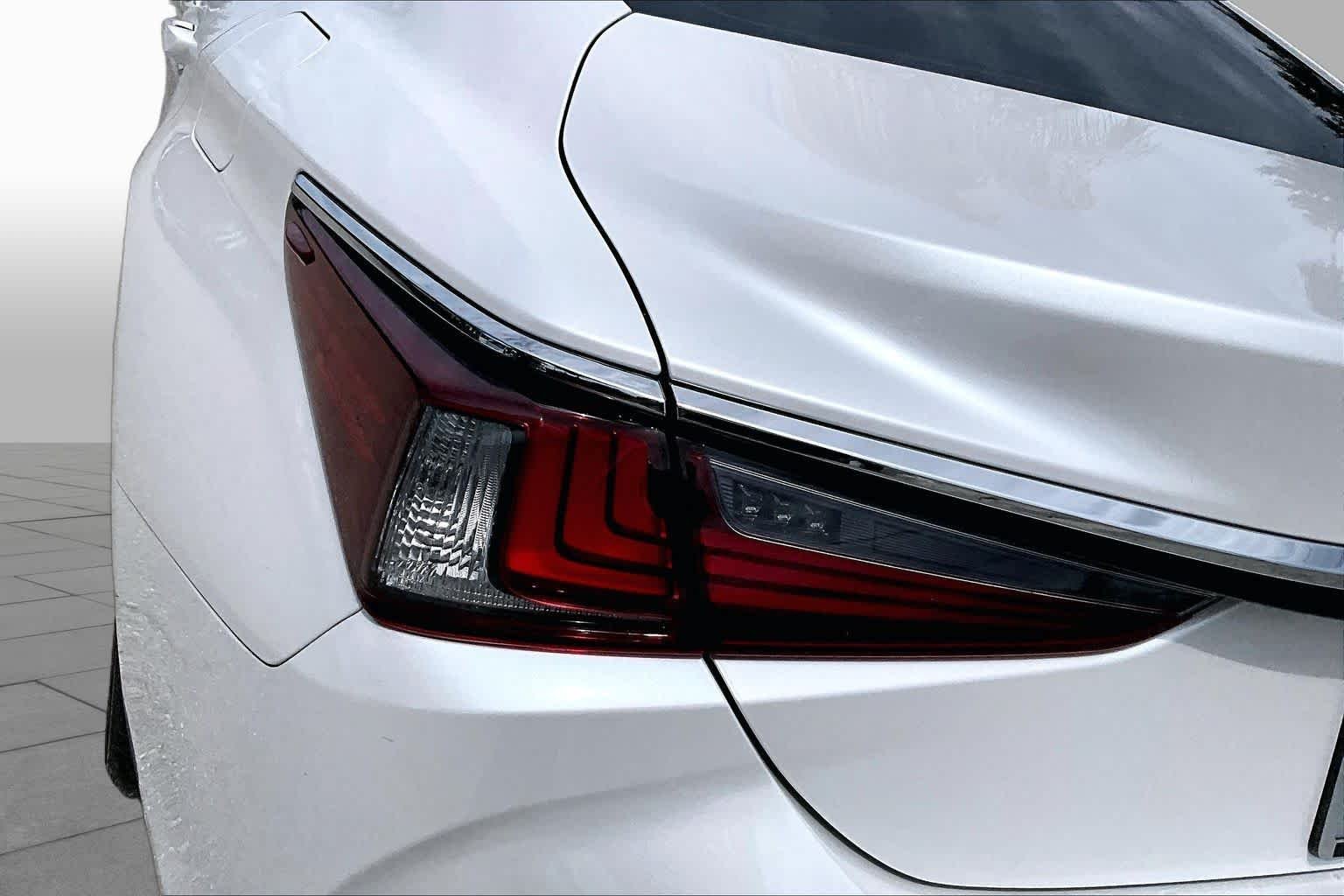 Used 2024 Eminent White Pearl Lexus  image 29