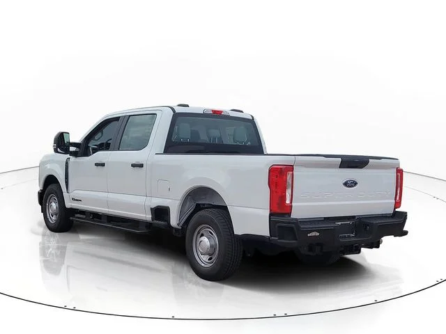 New 2026 Oxford White Ford XL image 7